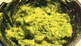 Noreens Kitchen Tid Bit Quick and Easy Guacamole [upl. by Erasmo389]