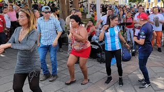 DESDE LA PLAZA LIBERTAD EN VIVO EN EL DOMINGO DE RUMBA CON JONA SV CHELEEE😱 [upl. by Sutherlan725]