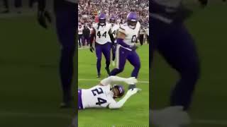 Minnesota Viking Performs Classic Olympic Gold Breakdance Performance [upl. by Noet964]