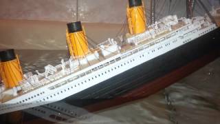 Titanic model sinking [upl. by Lenoyl]