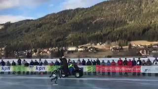 Crash of Elma de Vries in Weissensee alternatieve elfstedentocht [upl. by Chevalier]