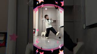 apt 🙋‍♂️This Song is Stuck in My Head🤣music dance dancingbaby kpop hiphop rosè brunomars [upl. by Tice]