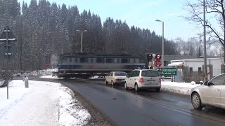 SiĂłdemka z EIC 1331 quotTATRY  2xRP1  Przelot przez przejazd kolejowy w Poroninie od strony DW961 [upl. by Durkin996]