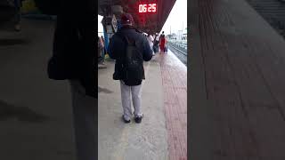 Morning Time Tambaram Railway Station Tejas Express Train Heavy Crowd [upl. by Nazarius]