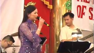 Chuyện hoa sim  Như Quỳnh Live 2003 [upl. by Aicnilav]