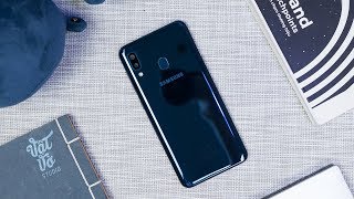 Mở hộp Samsung Galaxy A20 4 triệu màn HD [upl. by Geno756]