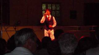 Damiano Mazzone canta limmensita live [upl. by Akcimat]