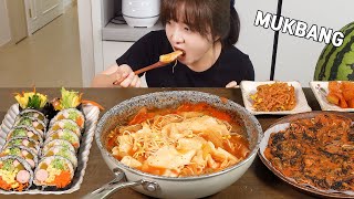 요리 먹방  초간단 만두피 김치수제비 소시지 야채김밥 톳김치부침개 어묵콩나물볶음 디저트는 시원한 수박 [upl. by Josee]