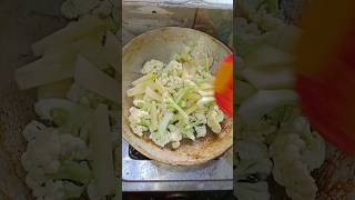 Kobi alu bhajacauliflower potato fryytshorts cookingfood cauliflower food tasty yt recipe [upl. by Jarrell]