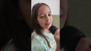 Bambina 9 anni canta quotWarriorquot demilovato cover singer babysinging kidsingers thevoice [upl. by Aitram799]