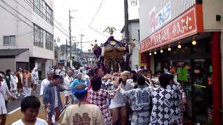 2010年 鎌倉腰越小動神社天王祭（神輿渡御江ノ電通過）小動会さま [upl. by Kcirevam216]