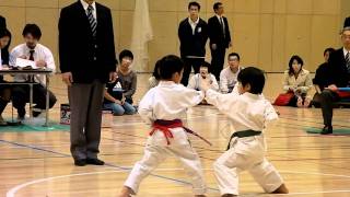 空手大会Karate tournament 「基本組み手basic kumite」 1･2年の部 決勝 2010年11月3日 [upl. by Akcimat]