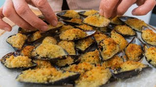 Cozze gratinate al forno pugliesi La ricetta segreta della nonna [upl. by Annaeed]