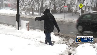 Déplacements difficiles à Montréal en raison de la bordée de neige  reportage [upl. by Sugna821]