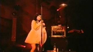 Björk  Violently Happy live at Cambridge 1998 [upl. by Betti]