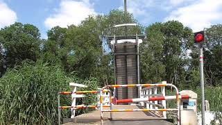 Brugopening Boezembrug Moordrecht Ophaalbrug Drawbridge Pont Levis Klappbrücke [upl. by Angelika]