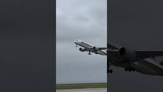 Strong gust wind vs A350 take off aviation singapore airline [upl. by Aneliram]