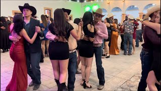 Pura gente bailadora en Chihuahua en boda con las melodías del conjunto Hurakan [upl. by Pironi]