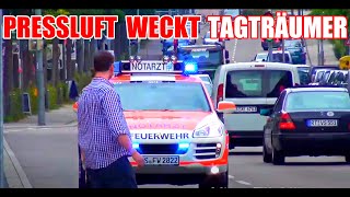 😱 PRESSLUFT HORN vom NOTARZT WECKT TAGTRÄUMER 😱  🚨 Einsatzfahrt Porsche NEF 🚨 [upl. by Lora763]