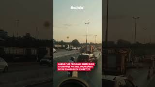 Carro fica prensado entre dois caminhões no Anel Rodoviário de BH e motorista sobrevive [upl. by Rengaw]