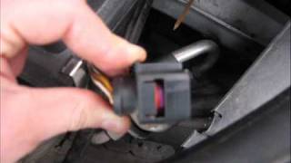 how to remove and install a xenon kit on Audi A6 C5 [upl. by Wauters657]