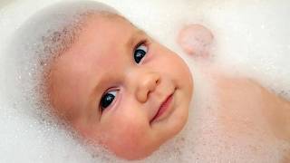 Why You Should Wait To Bathe Your Newborn Baby [upl. by Enahs854]