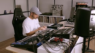 AKAI MPC LIVE II Retro  making a beat with vinyl records [upl. by Baxter193]