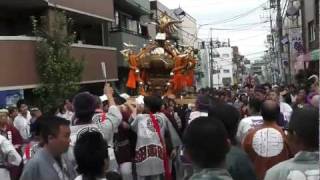 2011年 中野江古田氷川神社例大祭神輿渡御・獅子舞お練り行列 [upl. by Ahsiekal180]