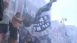 Pescara calcio tifosi in corteo da piazza Salotto al Comune  30062024 [upl. by Wessling]