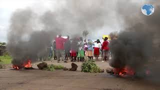 Nyaribo residents barricade NyeriChaka road opposing planned dumpsite [upl. by Medovich]