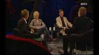 Øystein Sunde spiller Sånn ere bare på Fredrik Skavlan show [upl. by Grimbly]