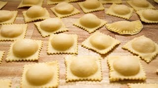 Ravioli mit Kürbisfüllung  Rezept und Anleitung [upl. by Eniamrahc485]