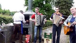 Musik und Grillen  am klaren Bächlein von Mihelic v loskem potoku [upl. by Ybrad]