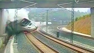 Así fue el momento del accidente de tren en Galicia I BBC Mundo [upl. by Corwun30]