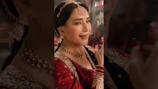 Madhuri Dixits Grace  Bhool Bhulaiyaa 3 Ami Je Tomar 30 [upl. by Ellatnahc114]