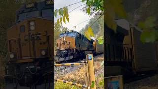 CSX M267 with SOLO GEVO Pulling Empty Autos and Friendly Crew Coming Out of the Tunnel 💯🚂💪 [upl. by Ducan862]