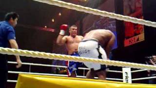 Peter Aerts vs Bob Sapp ITS SHOWTIME 2362007 [upl. by Gnud874]