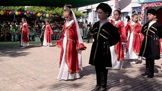 MAVİLİ YAZMA KAFKAS DANS MARMARİS AHU HETMAN İLKOKULU SÜHEYLA KURŞUN2C 23 Nisan 2018 [upl. by Laehcim]