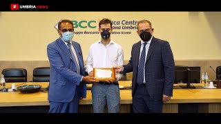 All’atleta paralimpico Matteo Betti il Premio eccellenze di Banca Centro UMBRIA NEWS [upl. by Safoelc]