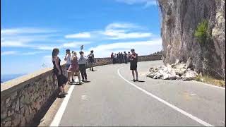 Piano di Sorrento Positano alle 13 tutto fermo sulla SS163 i turisti fanno i selfie sotto la frana [upl. by Ahtikal110]