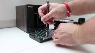 Tutorial Qnap TS453 Pro HDD Installation [upl. by Dougy]