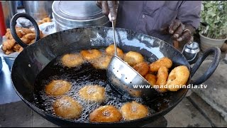 Medu Vada Recipe  Uddina Vada Recipe  Urad Dal Vada Recipe street food [upl. by Wedurn]