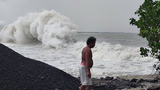 Bicol binabayo ng storm surge Nato Port Brgy Nato Sagñay Camarines Sur Bicol Region [upl. by Drislane331]