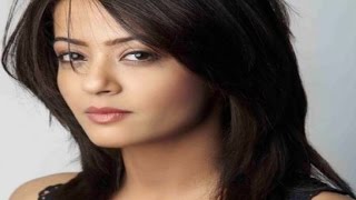 क्यों इंटरव्यू छोड़ कर भाग गई सुरवीन  Surveen Chawla Walks Out Of Interview [upl. by Etyak440]