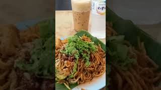 ❤Makan Mee Sotong Sambal [upl. by Adnorhs326]