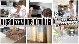 ORGANIZZAZIONE E PULIZIA DELLA CUCINA  Giuly T [upl. by Ikoek140]