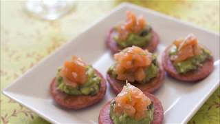 Recette  Blinis tout rose à la betterave guacamole et saumon fumé [upl. by Icrad]