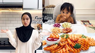 FOOD VLOGPOTATO WAFFLE ALA MAMA ZAHRA [upl. by Natehc204]