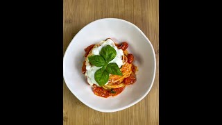 SPAGHETTI con POMODORINI STRACCIATELLA e BASILICO la bontà sta nelle cose più semplici🤤🍅🍝 Shorts [upl. by Nnelg]