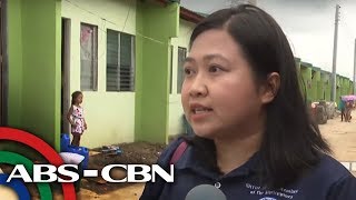 TV Patrol Mga dating nakatira sa Estero de Magdalena OK sa nilipatang bahay [upl. by Enened637]